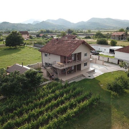 Eko Apartmani Krackovic Golubovci Buitenkant foto