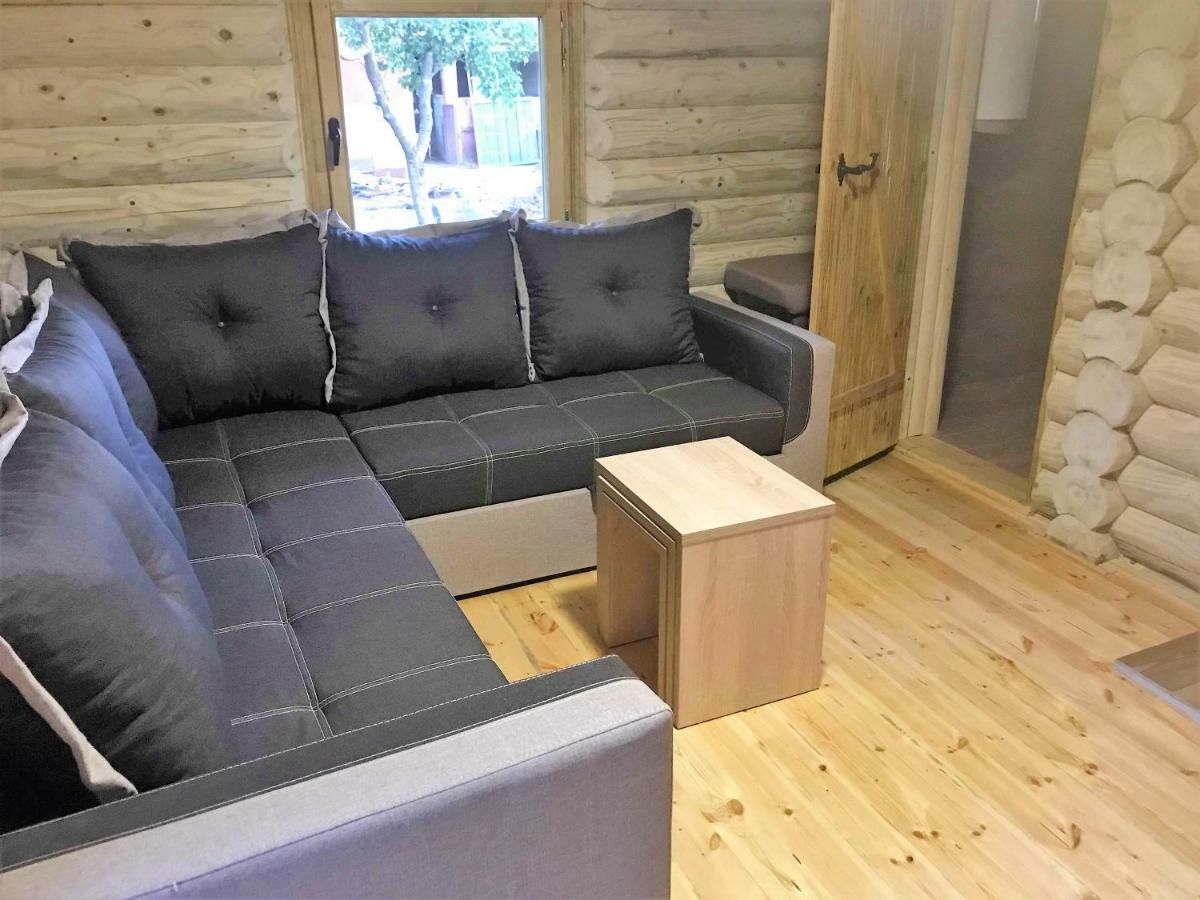 Eko Apartmani Krackovic Golubovci Buitenkant foto