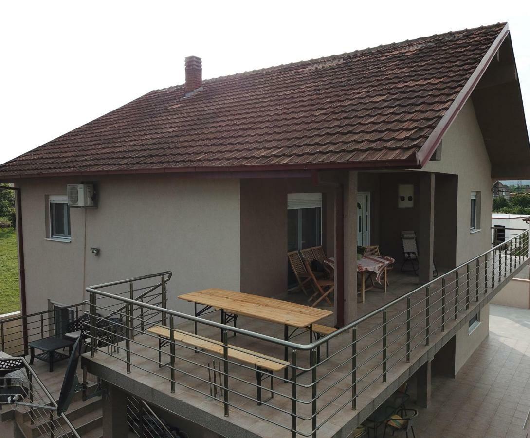 Eko Apartmani Krackovic Golubovci Buitenkant foto