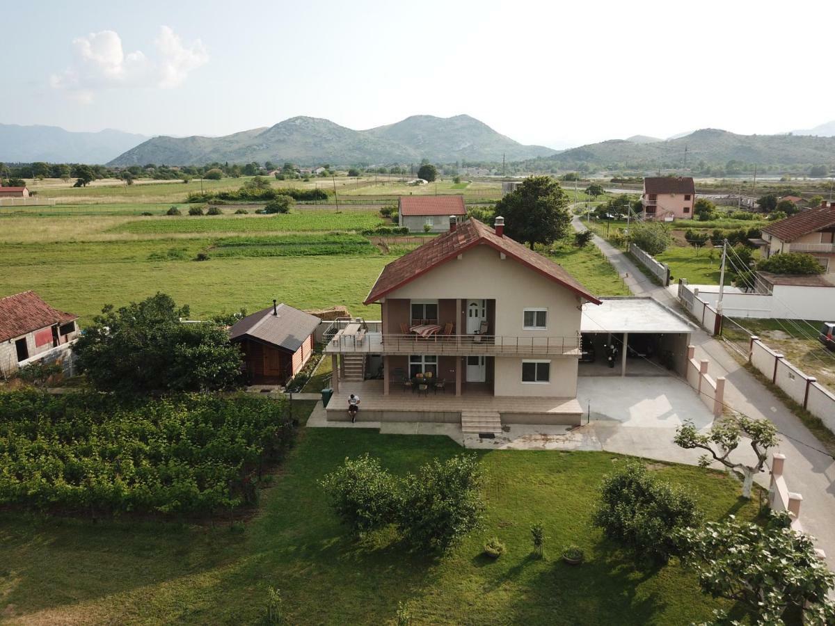Eko Apartmani Krackovic Golubovci Buitenkant foto