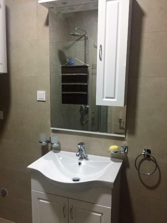 Eko Apartmani Krackovic Golubovci Buitenkant foto